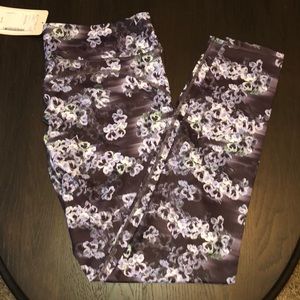 Beautiful floral Fabletics leggings XXL